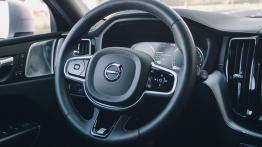 Volvo XC60 – z błyskiem w oku