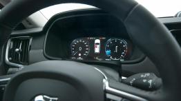 Volvo V90 Cross Country - w hołdzie starszemu rodzeństwu 