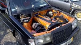 Moc, dźwięk i ... błoto