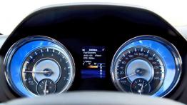 Hyundai Genesis 3.8 HTRAC vs. Lancia Thema 3.6 AWD - nie tylko Niemcy