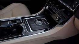 Jaguar XE 2.0d Prestige - Rademenes