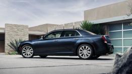 Chrysler 300C Platinum 2015 - lewy bok