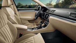 Skoda Superb III Combi (2015) - widok ogólny wnętrza z przodu