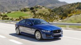 Jaguar XE 2.5t R-Sport Bluefire (2015) - prawy bok