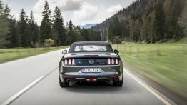 Ford Mustang VI Cabrio GT (2015) - wersja europejska - widok z tyłu
