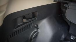 Honda CR-V 1.6 i-DTEC 160 KM Executive - galeria redakcyjna - uchwyt do składania tylnej kanapy