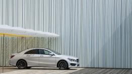 Mercedes CLA 250 Edition 1 (C117) 2012 - prawy bok