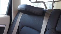 Volvo XC70 II Kombi 2.4 D5 215KM - galeria redakcyjna - zagłówki na tylnych fotelach