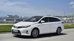 Toyota Auris II Hybrid Touring Sports (2013) - lewy bok
