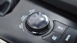 Lexus IS III Sedan 300h 223KM - galeria redakcyjna - pokrętło do sterowania trybami jazdy
