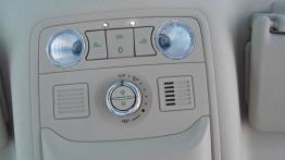 Skoda Superb II Kombi Facelifting 1.8 TSI 160KM - galeria redakcyjna - panel sterowania w podsufitce