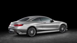 Mercedes klasy S Coupe (2014) - tył - reflektory włączone