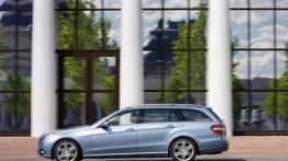 Mercedes E 350 CDI 4MATIC W212 kombi - lewy bok