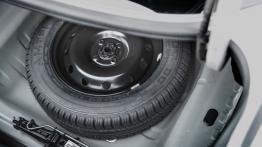 Nissan Almera 2013 - bagażnik, akcesoria