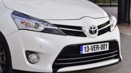 Toyota Verso Facelifting - przód - inne ujęcie
