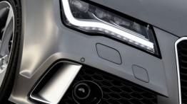 Audi RS7 Sportback - prawy przedni reflektor - włączony