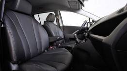 Mazda 5 (2013) - widok ogólny wnętrza z przodu
