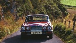 Jaguar XJ - widok z przodu