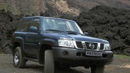 Nissan Patrol 2005 - widok z przodu