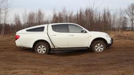Mitsubishi L200 IV Double Cab 2.5 - galeria redakcyjna - prawy bok