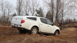 Mitsubishi L200 IV Double Cab 2.5 - galeria redakcyjna - widok z tyłu