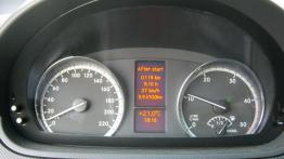 Mercedes Vito W639 Furgon Facelifting 110 CDI 95KM - galeria redakcyjna (2) - zestaw wskaźników