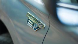 Mitsubishi Outlander III PHEV - galeria redakcyjna (2) - emblemat boczny