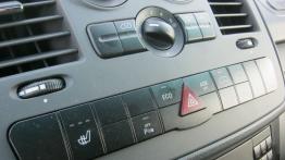Mercedes Vito W639 Furgon Facelifting 110 CDI 95KM - galeria redakcyjna (2) - konsola środkowa