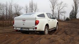 Mitsubishi L200 IV Double Cab 2.5 - galeria redakcyjna - widok z tyłu