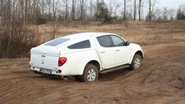 Mitsubishi L200 IV Double Cab 2.5 - galeria redakcyjna - widok z tyłu