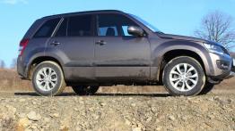 Suzuki Grand Vitara II SUV 5d Facelifting 2012 2.4 VVT 169KM - galeria redakcyjna 2 - prawy bok