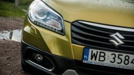 Suzuki SX4 S-cross 1.6 VVT - galeria redakcyjna (2) - prawy przedni reflektor - wyłączony