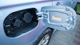 Mitsubishi Outlander III PHEV - galeria redakcyjna (2) - gniazdo ładowania