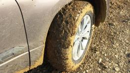 Suzuki Grand Vitara II SUV 5d Facelifting 2012 2.4 VVT 169KM - galeria redakcyjna 2 - opona