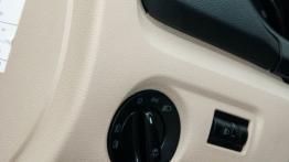 Skoda Fabia II Facelifting 1.2 TSI - galeria redakcyjna - panel sterowania pod kierownicą