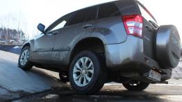 Suzuki Grand Vitara II SUV 5d Facelifting 2012 2.4 VVT 169KM - galeria redakcyjna 2 - widok z tyłu