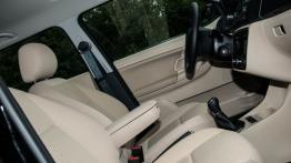 Skoda Fabia II Facelifting 1.2 TSI - galeria redakcyjna - widok ogólny wnętrza z przodu