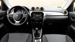 Suzuki Vitara 1.0 Boosterjet 111 KM - galeria redakcyjna (2) - pełny panel przedni