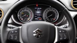 Suzuki Vitara 1.0 Boosterjet 111 KM - galeria redakcyjna (2) - kierownica