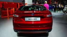 Powiew świeżości w klasie średniej - relacja z Paryża