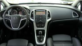 Błyskawica, która odwraca głowy - Opel Astra GTC