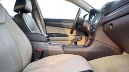 Hyundai Genesis 3.8 HTRAC vs. Lancia Thema 3.6 AWD - nie tylko Niemcy