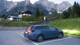Wakacje z hybrydą - Toyota Auris