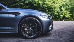 BMW M5 4.4 V8 600 KM - galeria redakcyjna - prawe przednie nadkole