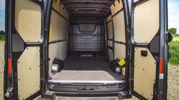Volkswagen e-Crafter - galeria redakcyjna - bagażnik - inne ujęcie
