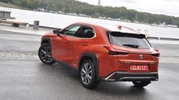 Lexus UX - galeria redakcyjna - widok z tyłu