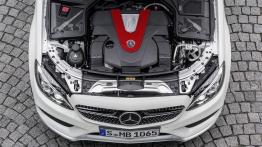 Mercedes klasy C 450 AMG 4MATIC sedan (2016) - silnik - widok z góry