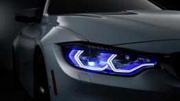 BMW M4 Concept Iconic Lights (2015) - prawy przedni reflektor - włączony