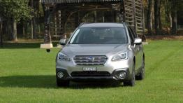 Subaru Outback 2015 2.5i - wersja europejska - widok z przodu