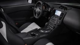 Nissan 370Z Nismo Roadster Concept (2015) - widok ogólny wnętrza z przodu